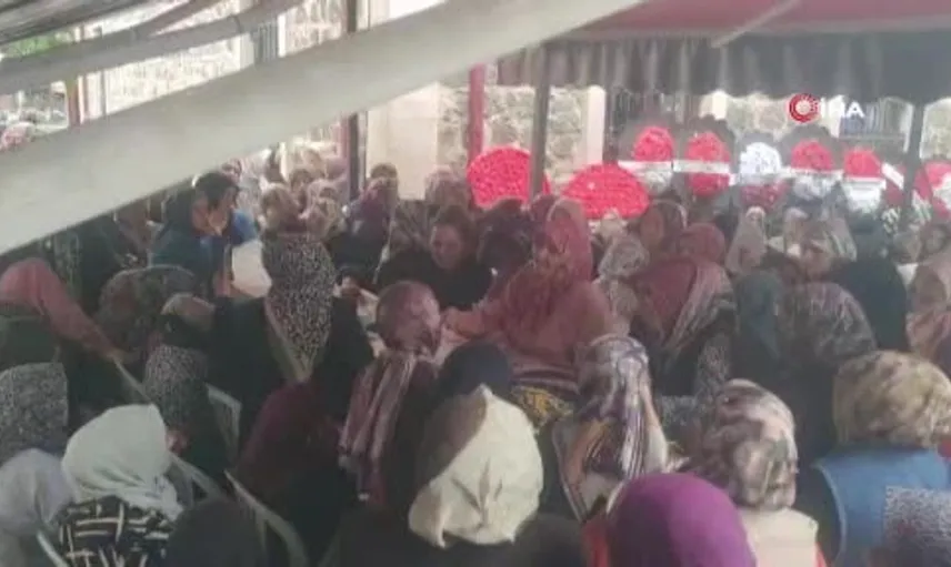Sel felaketinin ardından yaşamını yitiren anne ve kızları toprağa veriliyor
