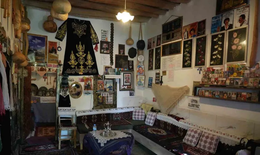 Geçmişe yolculuk: Ali Yılmaz'ın 35 yıllık koleksiyonu 3 bin parçaya ulaştı
