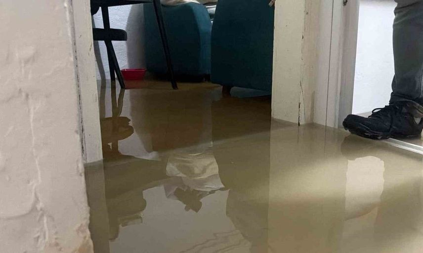 Bolu'da şiddetli sağanak sonrasında daireleri su bastı