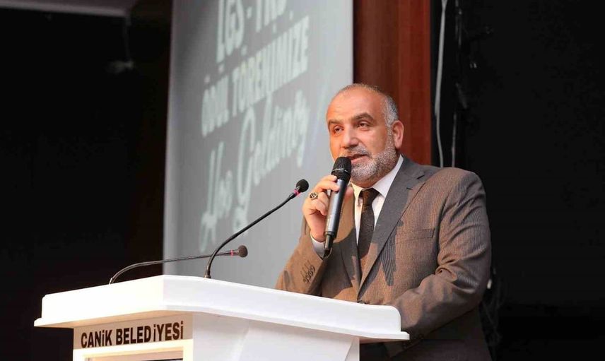 Canik Belediyesi ödül töreniyle başarılı öğrencileri onurlandırıyor