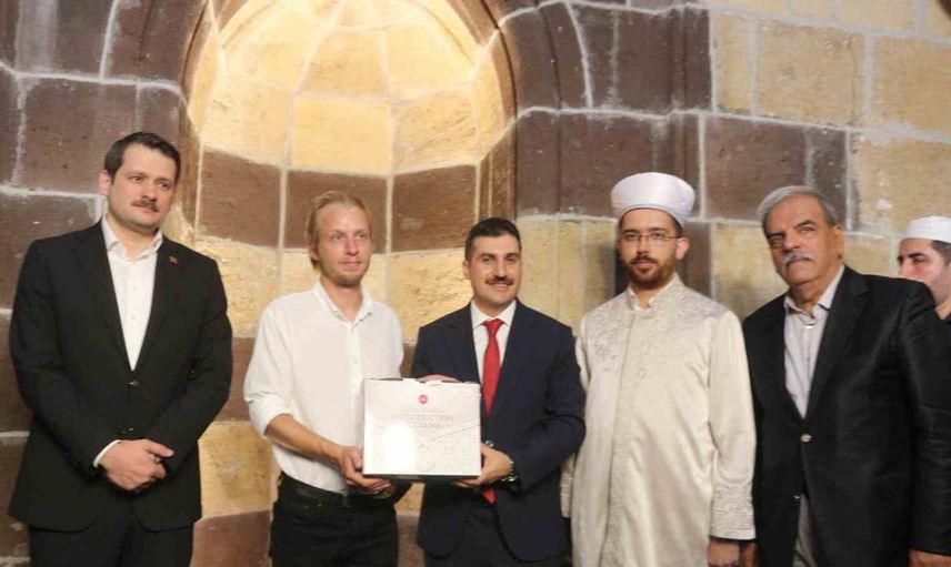 Letonyalı turist Van'da İslam'ı seçerek yeni bir hayata adım attı