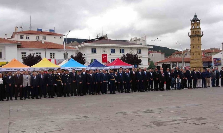Yozgat'ta zafer bayramı coşkusu: Komandoların zeybek gösterisi büyük ilgi çekti