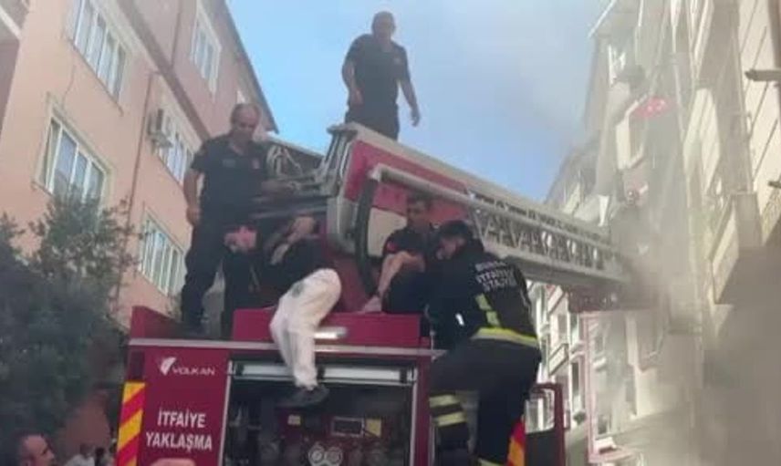 Engelli çocuk itfaiye ekipleri tarafından yangından kurtarıldı