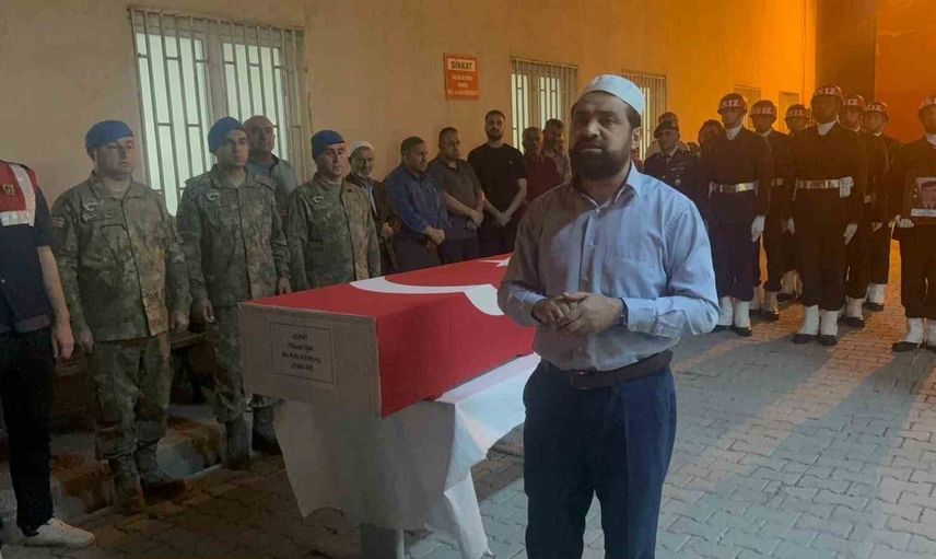 Hakkari'de hayatını kaybeden Yüksel Işık'ın cenazesi askeri törenle Bursa'ya uğurlandı