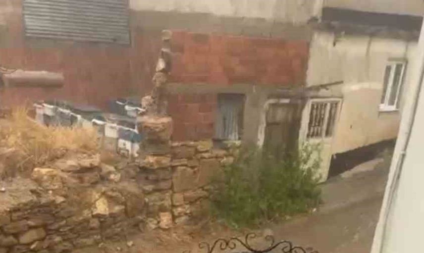 Bayburt'ta ağustos yağmurları günlük yaşamı etkiledi