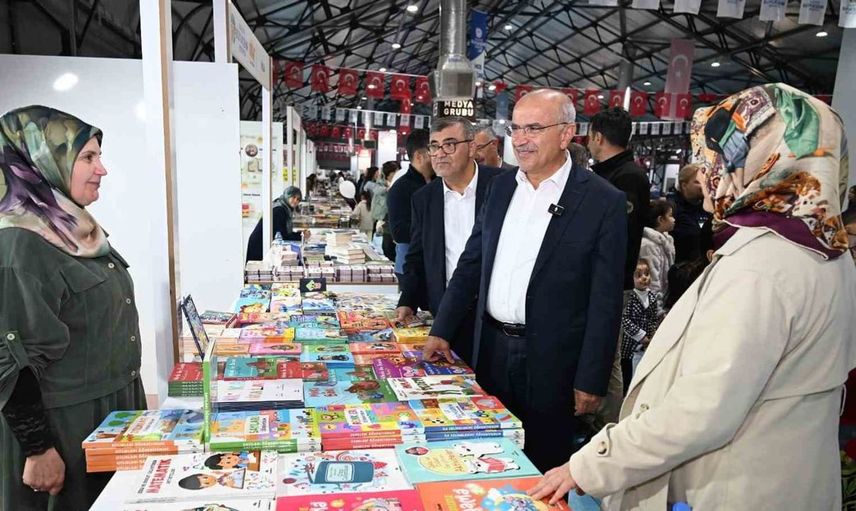 Malatya kitap fuarı şehrin yeniden doğuşunun sembolü oldu