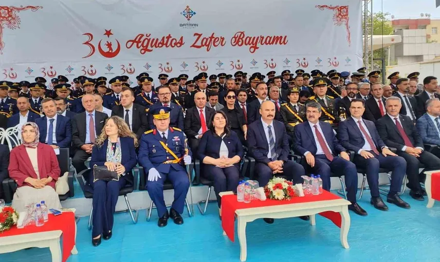 Batman'da 30 Ağustos Zafer Bayramı kutlamaları büyük bir coşkuyla gerçekleşti