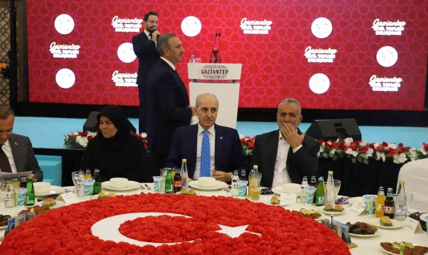 Numan Kurtulmuş Gaziantep'te sivil toplum buluşmasında önemli mesajlar verdi
