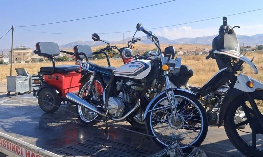 Sandıklı'da motosiklet denetimleri ile öğrenci güvenliği artırılıyor