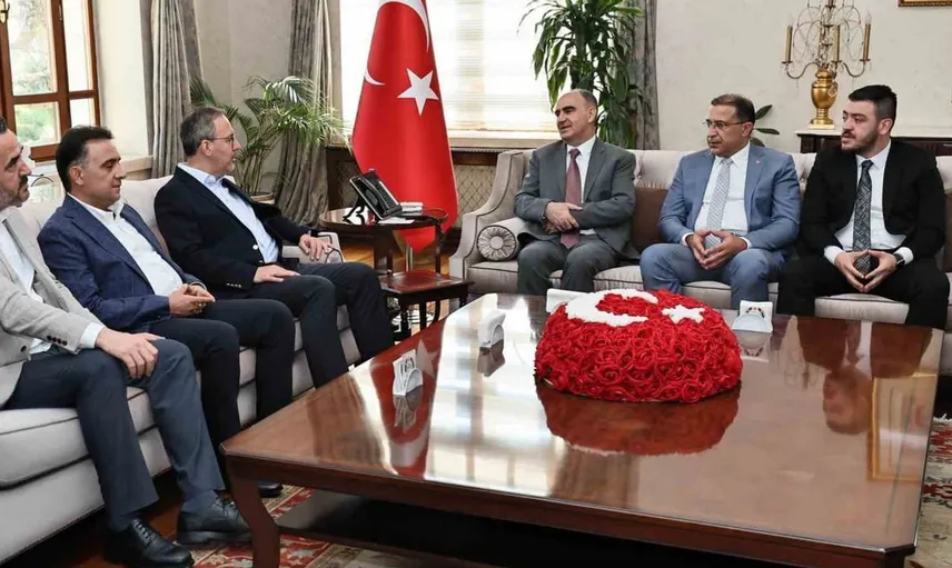Manisa'da gençlik ve spor yatırımları için önemli görüşme yapıldı