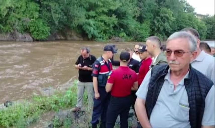 Giresun'da sel felaketi: Anne ve iki kızı kayboldu