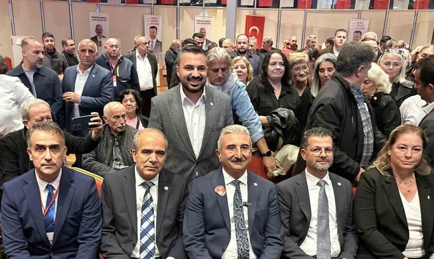 Bursa'da yeni parti il başkanını seçti: Nihat Yeşiltaş güven tazeledi