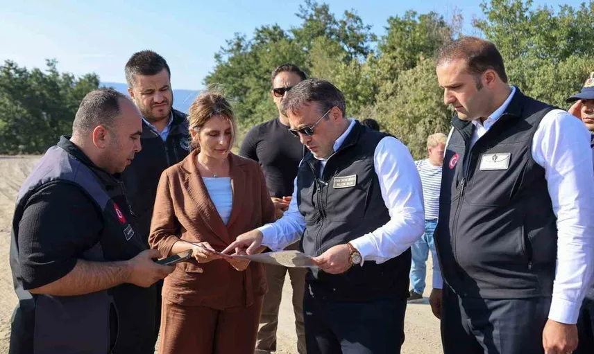 Bilecik’te köy yolları sıcak asfalta kavuşuyor