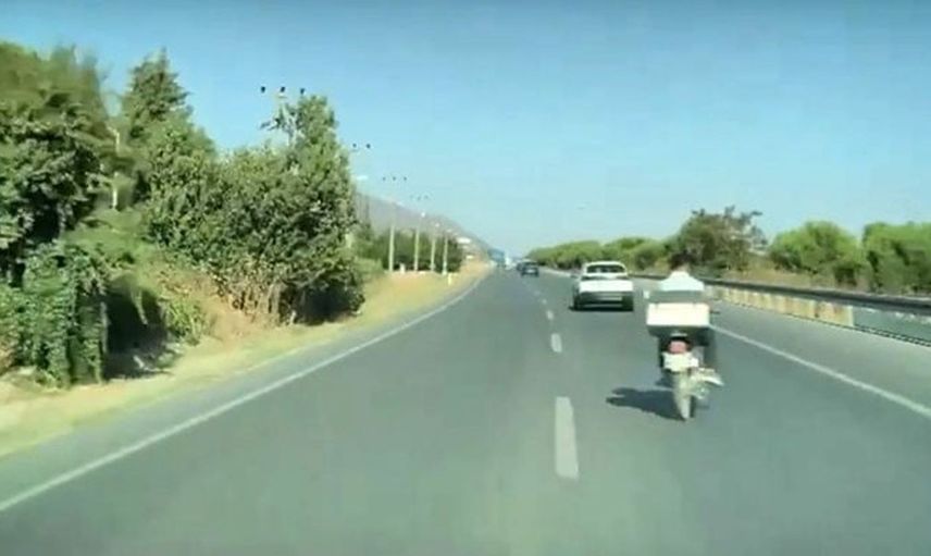 Refleksi sayesinde kazadan döndü: Motosiklet yola aniden fırladı