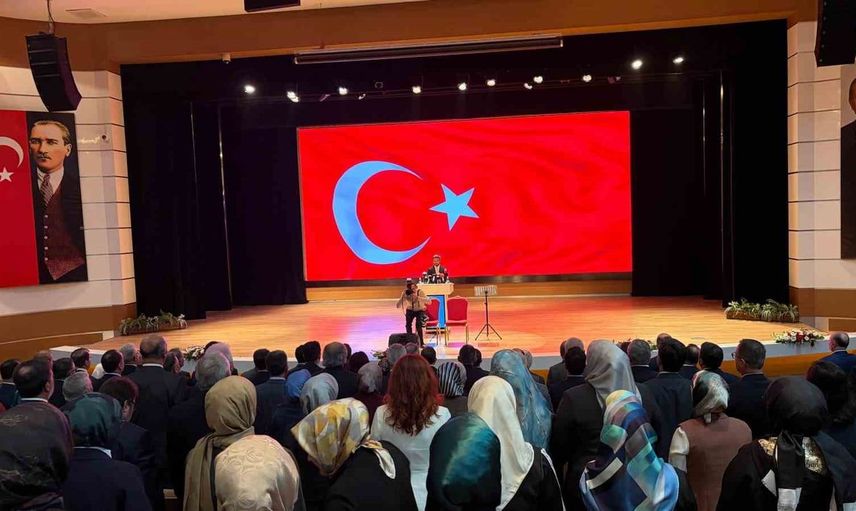 Bakan Tekin, imam hatip okullarını yeniden güçlendiren lideri açıkladı