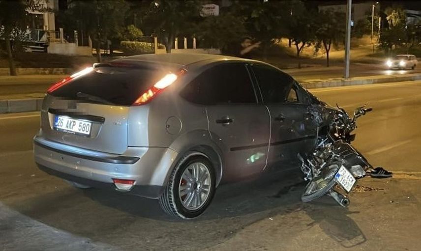 Karaman'da motosiklet otomobile çarptı: bir ölü, bir yaralı