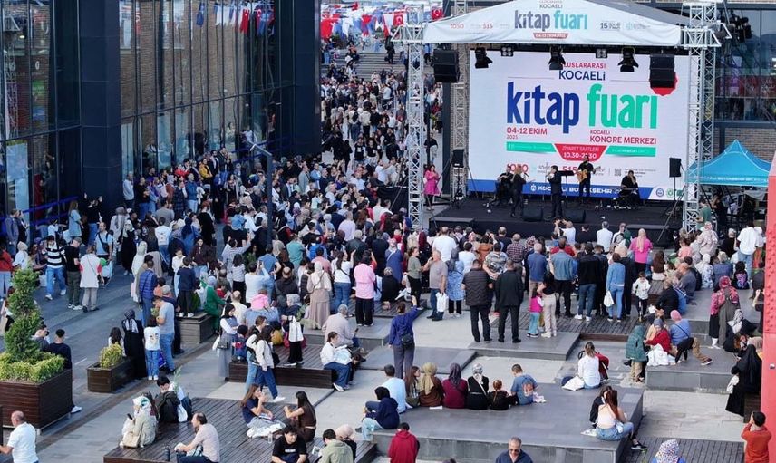 Kocaeli kitap fuarı için ulaşım alternatifi: Ücretsiz seferler ve otopark imkanı
