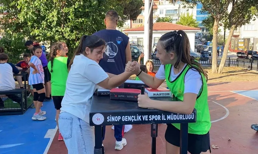 Sinop'ta gençlik ve spor festivali renkli görüntülere sahne oldu
