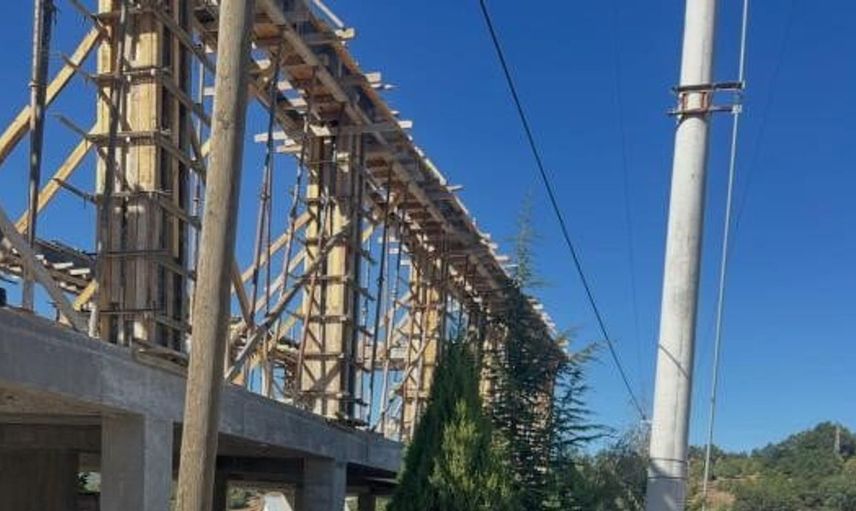 Kaymakam Helvacı, köy konağı inşaatını yerinde inceledi
