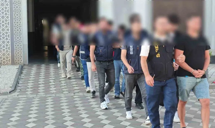 Dolandırıcılık şebekesine büyük operasyon: 8 kişi tutuklandı