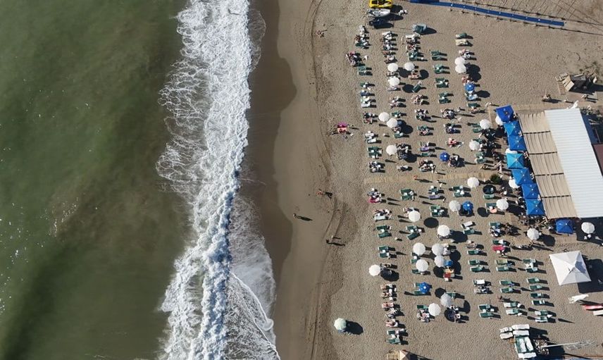 Alanya'da güneşle birlikte plajlar dolup taştı