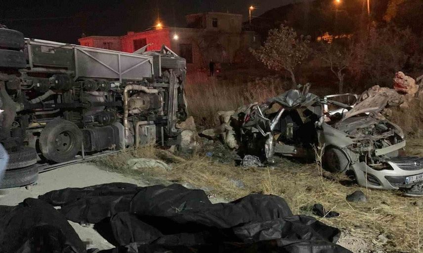 Gaziantep'te feci kaza: 7 kişi hayatını kaybetti, 13 yaralı