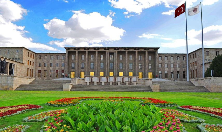 10 HDP'li milletvekili için hazırlanan 11 fezleke Anayasa-Adalet Karma Komisyonu'na sevk edildi!