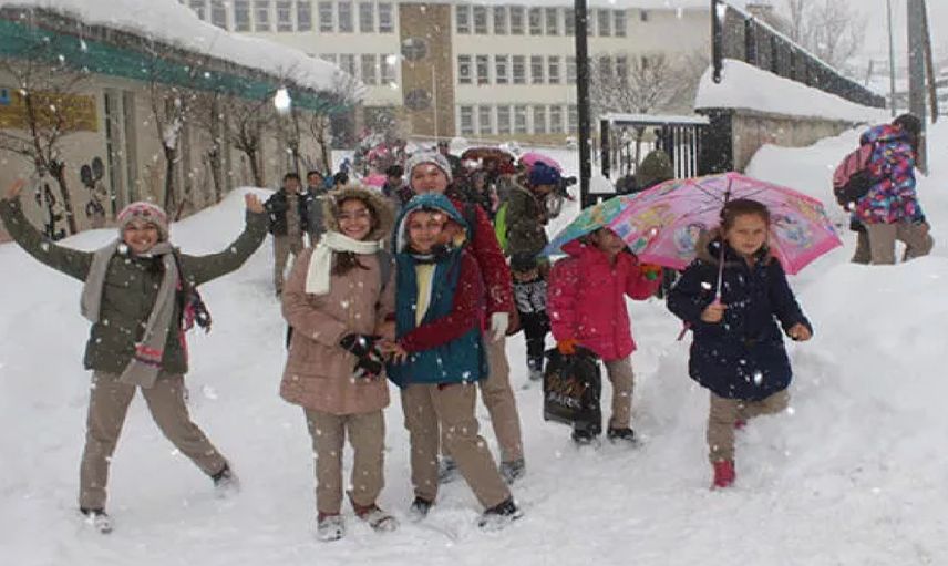 10,11 Mart İstanbul'da kar tatili var mı, olacak mı? İstanbul'da yarın okul var mı, tatil mi? İstanbul Valiliği son dakika açıklamaları