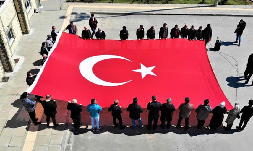 103 Amiralin Bildirisine Türk Bayraklı Tepki Geldi