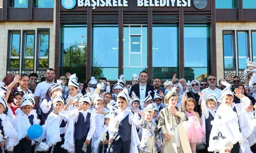 Başiskele’de geleneksel sünnet şenliği coşku dolu anlara sahne oldu