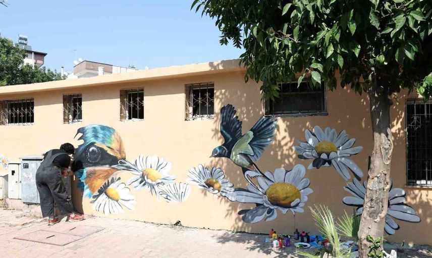 Akdeniz’de parklar sanatla buluşuyor