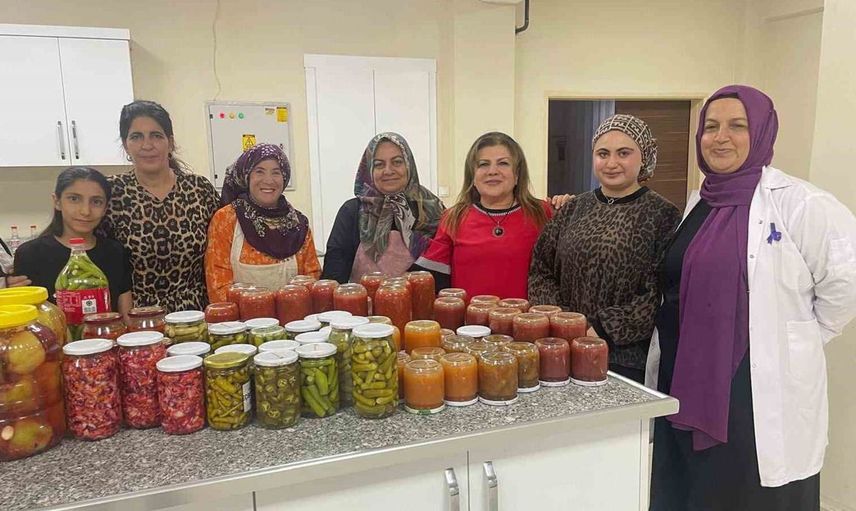 Kadınlar dayanışma içinde kış hazırlıklarına başladı