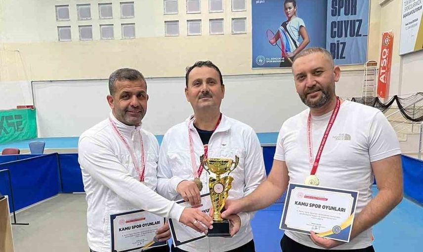 Afyonkarahisar il müftülüğü masa tenisi turnuvasında zaferle döndü