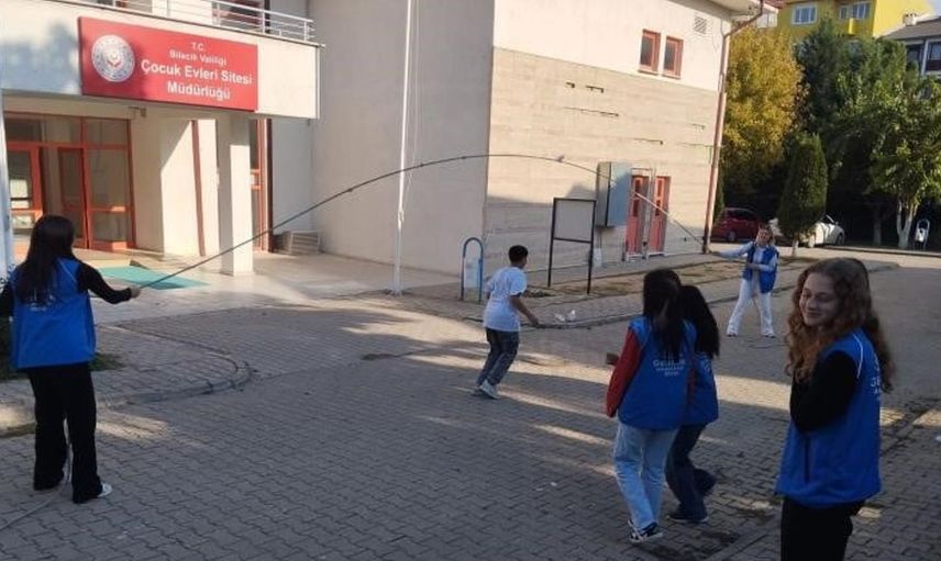 Bilecik'te gönüllü gençlerden anlamlı buluşma: Çocuklar için sosyal etkileşim imkanı