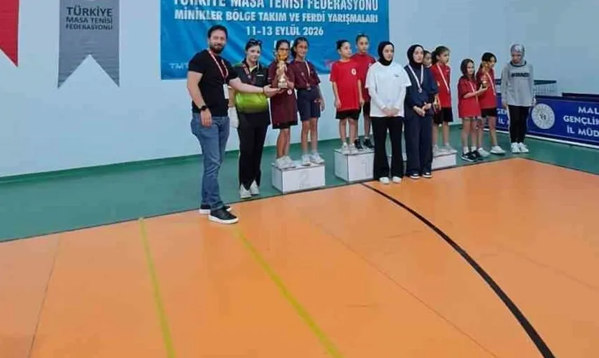 Şahinbey’in minik masa tenisi takımı bölge ikincisi oldu
