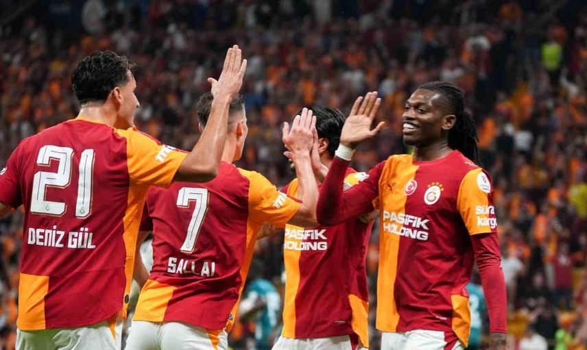 Galatasaray'da 3 yeni isim, tribünler coşkuyla doldu