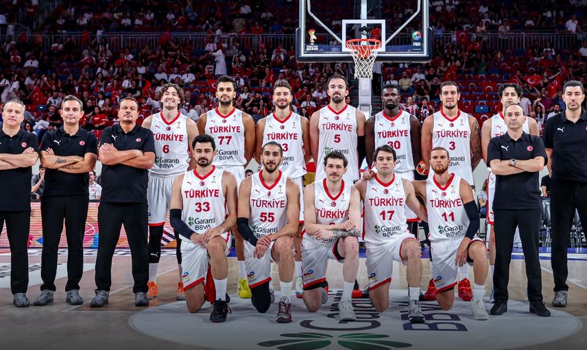 12 Dev Adam'dan namağlup liderlik: A Milli Basketbol Takımı İsviçre'yi 95-72 mağlup etti