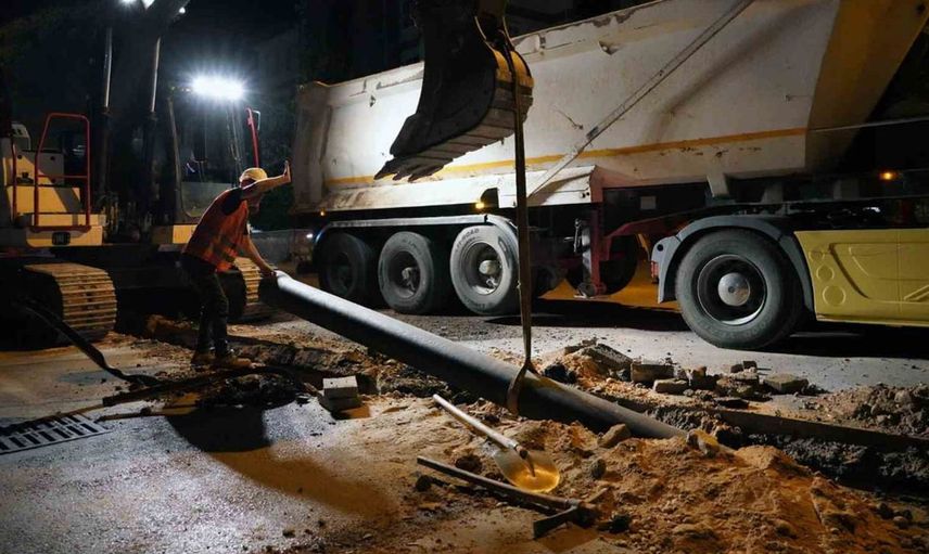 Menteşe'de su hatları gece mesaisiyle yenileniyor