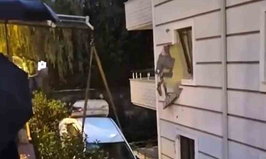 Sakarya'da otomobilin ikinci kata çarpmasıda korku dolu anlar