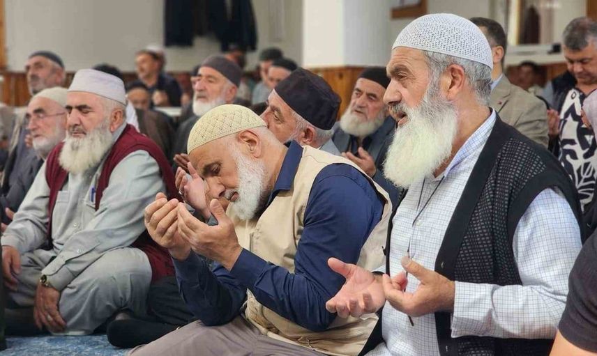 Erzurum'da 1001 Hatim geleneği ile 2 bin 658 hatim dualarıyla taçlandı