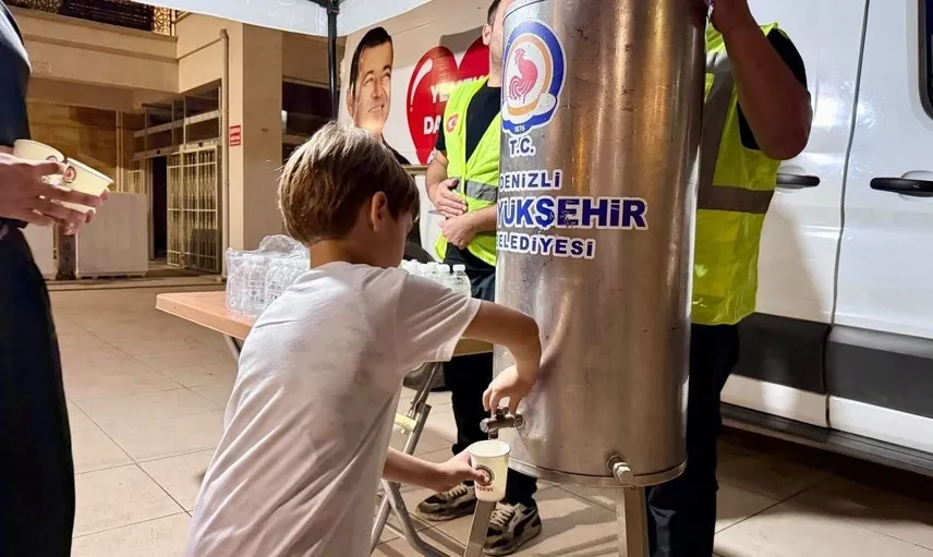 Denizli Büyükşehir, Mevlid Kandili'nde ikramlarla gönülleri fethetti