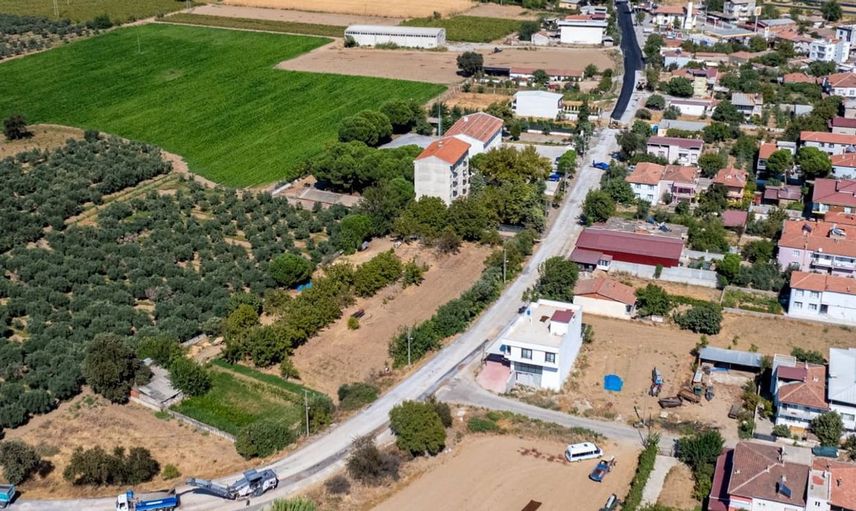 Gölmarmara'da NATO Caddesi'nde yol yenileme çalışmaları başladı