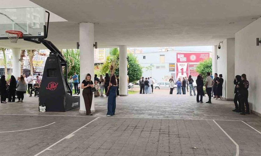 Mersin'de belediye başkanına yönelik silahlı saldırı iddiaları gündemde