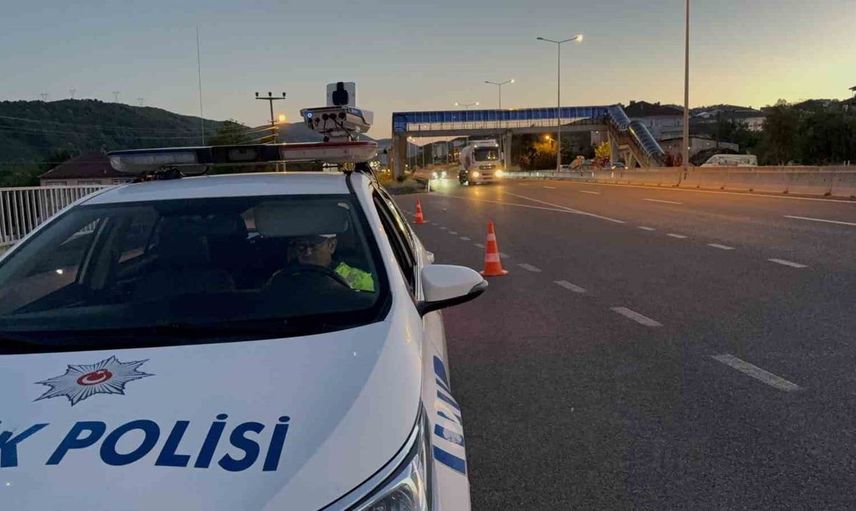 Düzce'de trafik denetimlerinde bin 762 sürücüye ceza uygulandı