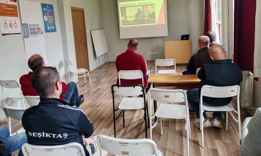 Eskişehir'de alkol bağımlılığına karşı farkındalık semineri düzenlendi