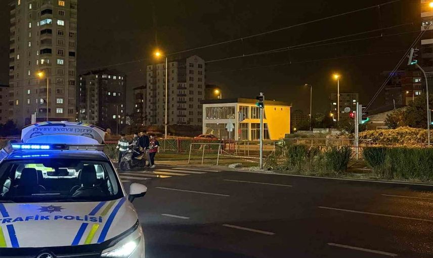 Kayseri'de motosiklet ve tramvay çarpıştı: Yaralı