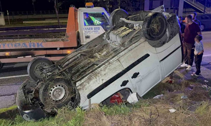 Samsun'da hafif ticari araç 30 metreden şarampole yuvarlandı: Yaralı var