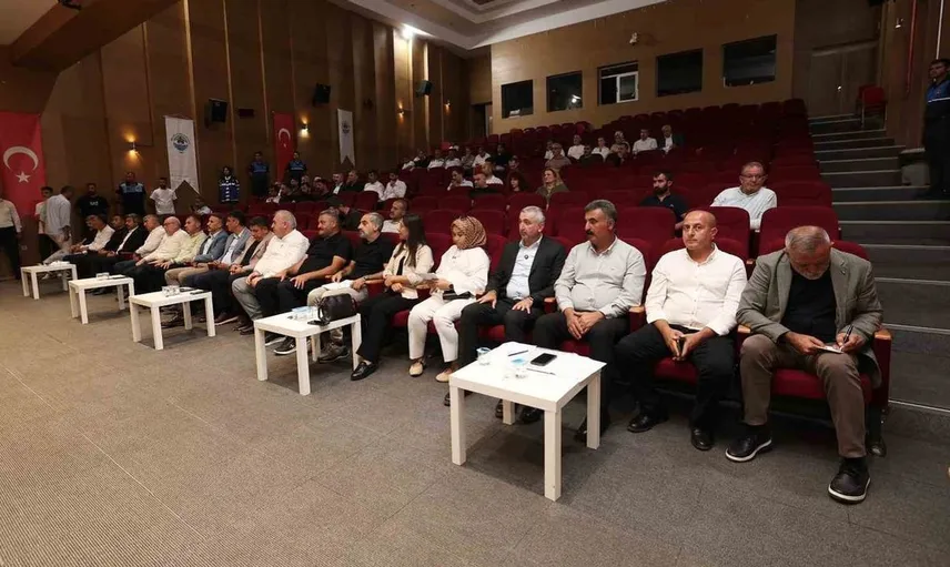 Dilovası belediyesi destekleriyle ihtiyaç sahibi öğrencilere kırtasiye yardımı sağlıyor