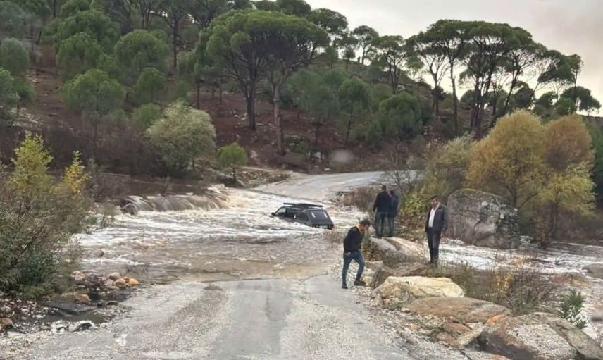 Aydın'da sel sularında mahsur kalan iki kişi kurtarıldı