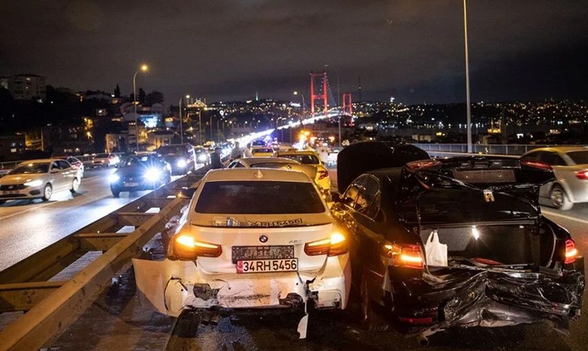 15 Temmuz Şehitler Köprüsü'nde çifte kaza: 7 araç karıştı, çok sayıda yaralı var